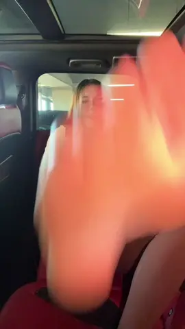 Yoga in the car! 🫣🤠
