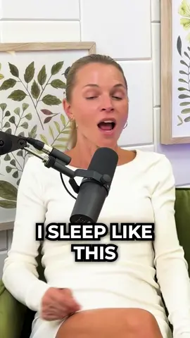 Lauren doesn’t sleep on her side because you’ll be lopsided if you do!  #fyp #foryou #momblog #momtok #sleep #facesymmetrycheck #beauty #vtuber #honkastarrail 