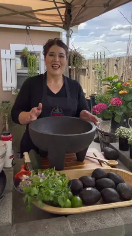 Y se llego el día de llevar el molcajete de aguachiles al alcalde de la ciudad de Mendota, California y a todo su equipo de trabajo, todos muy contentos muchas gracias!!! #fyp #parati do Raquel