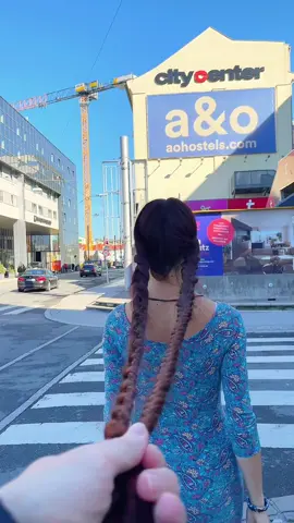 I love discovering new destinations, visiting new cities, seeing new places and meeting new people. I really like to travel. Thavel becomes more accessible to everyone thanks to @a&o Hostels ❤️ #everyonecantravel with #aohostels even #myhair #mysuperlonghair #rapunzelhair 