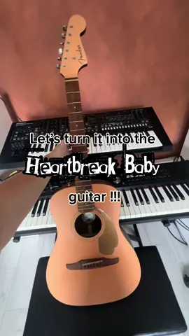 Special edition 🎸✨ #heartbreakbaby #singersongwriter #glitterguitar 