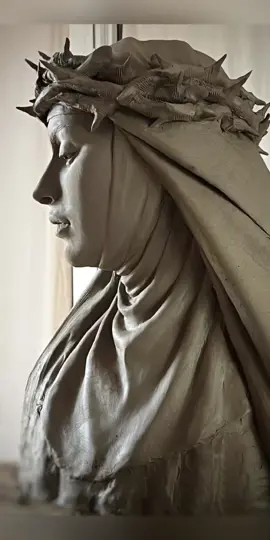 Clay modelling model for a marble sculpture 😝 Santa Caterina da Siena#claysculpture #claymodelling #sculptureart #sculptorartist #clayfigure 