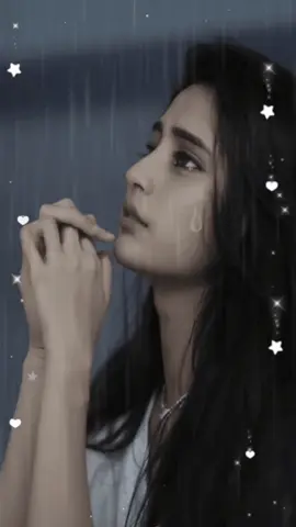 Lady crying in the rainnnnnnnnnnn