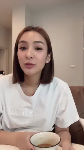 เวลาว่างช่วงเย็นของชิปวันนี้ คือการดูซีรีส์ไปพร้อมกับกาแฟแก้วโปรด ติดหนักมากดูไม่หยุด ก็ต้องมีเรื่องกินเข้ามาด้วย Enjoy Eating ไปพร้อมๆกันและชิปยังมีไอเทมใหม่มาแนะนำด้วยค่ะ >< #CHAMETHAILAND #CHAMESYESCAP #ชาเม่ซายเอสแคป #chippysirin #ชิปปี้เปลี่ยนได้ด้วยชาเม่ @CHAME’ Thailand 