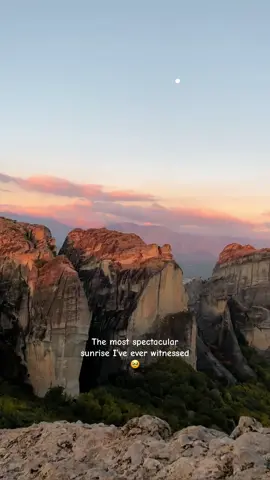 Wait for that sunrise glow 🌅  #meteora #meteoragreece #greecetravel #sunriselover #greeksummer 