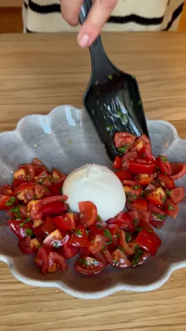 Bruschetta buratta vitlöksbröd 🫶 #bruschetta #fördig #helg #recep 