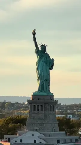 We had the most amazing view of Lady Liberty from the Disney Dream!  #disneycruise #statueofliberty #nyc #disneycruiseline #disney #hudsonriver #dizndonohues #DIZN #diznvacations #disneytravel