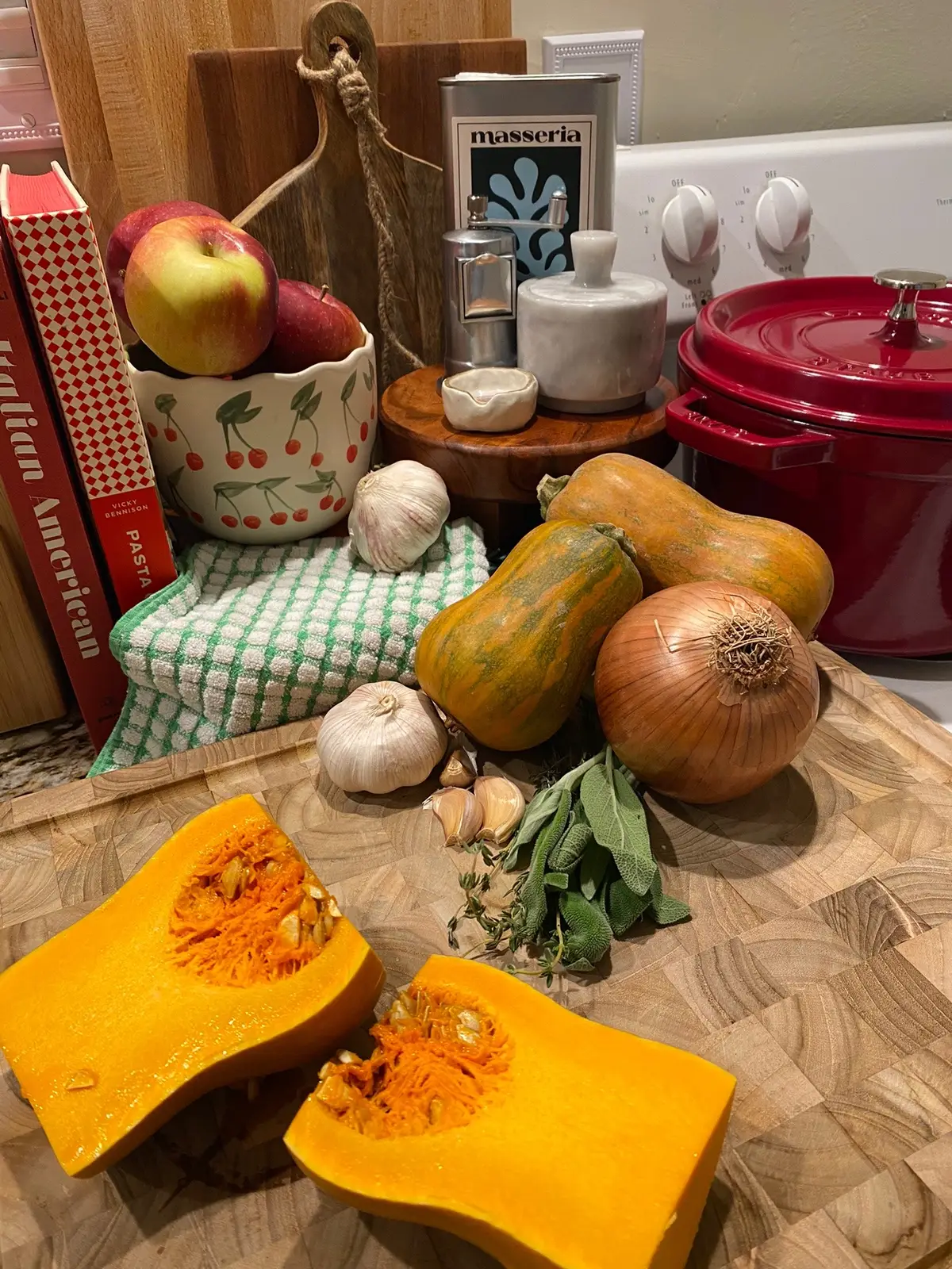 roasted honeynut squash pasta #foodontiktok #cozykitchen #kitcheninspo #EasyRecipe #DinnerIdeas #pasta #fallrecipes #cozymeal 