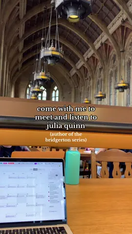 this was my first time meeting an author in person so i was freaking out #BookTok #authorsoftiktok #juliaquinn #bridgerton #bridgertonnetflix #bridgertonseason3 #authormeetandgreet #authoraesthetic #bookvlog #reading #readingvlog 