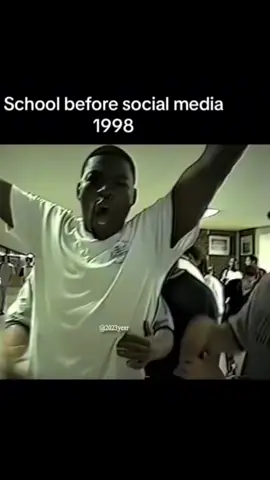 High school back in the 1900’s 🥹 #viralvideo #wow 