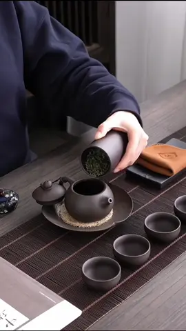 Pha trà biết tính, uống trà biết vị, luận trà biết tâm #xuhuong #binhtra #bobinhtra #uongtra 