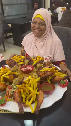 Whole Chicken Lusaniya. ❤️🥰 #rahimfoods Ugandan food #uganda #ugandatiktok #tiktokuganda #kampala #ugandanfood Kampala city. Best restaurant in Kampala Uganda. Kampala tiktok. Uganda tiktok #kenya #tanzania #Africa #AfricanFood #eastAfrican #lusaniya 