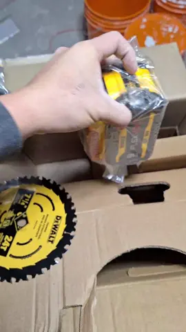 fastest dewalt flexvolt circular saw unboxing #dewalt #flexvolt #tool #circularsaw #toolcomparison #unboxing #toolunboxing #dewalttools #dewaltunboxing  @DEWALT 