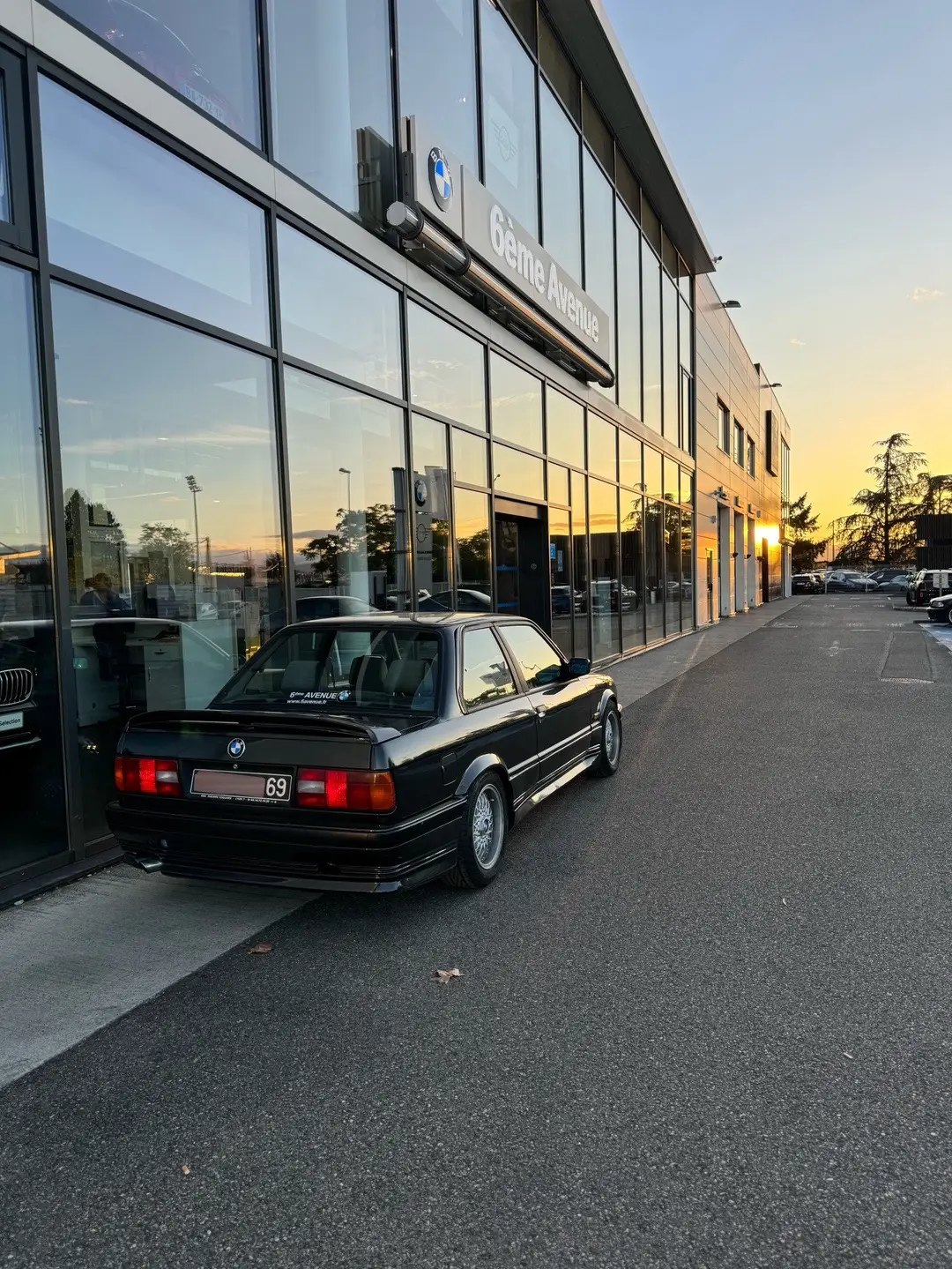 Le salon des légendes Bmw 6eme avenue 3ème édition c est fini 😭 merci à tout les participants , exposants et visiteurs pour cette journée incroyable 😻 … et à l année prochaine pour le suivant 🤩 #bmw #6emeavenue #bmw6emeavenue #salondeslegendes 