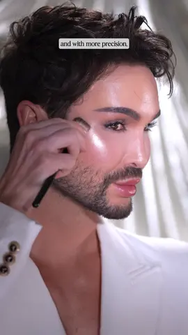 ☀️ Who's ready to have a BEAMING highlight?! 🙋🏻‍♂️ I'm using the new @Anastasia Beverly Hills Glow Seeker Highlighter to share this 2-step technique that will have you lookin' like DRIPPING GOLD! 🏆 #AD 🤝 #ANASTASIABEVERLYHILLS #ABHGLOWSEEKER #glowingskin #makeuphacks #paintedbyspencer