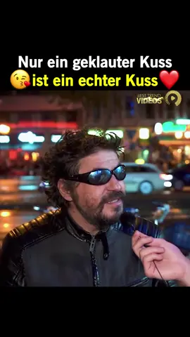 Maradona Abi hat gesprochen! 😂😂❤️ - @tomsupremeyt #Kuss #LiebesErklärung #Anmachsprüche #Straßenumfrage #GeklauterKuss #BeziehungsTipps #BestTrendVideos #Viral