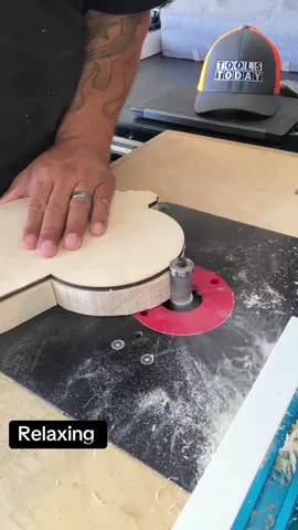 Flushtrims are the best @ToolsToday #woodworking #router #satisfyingvideo 