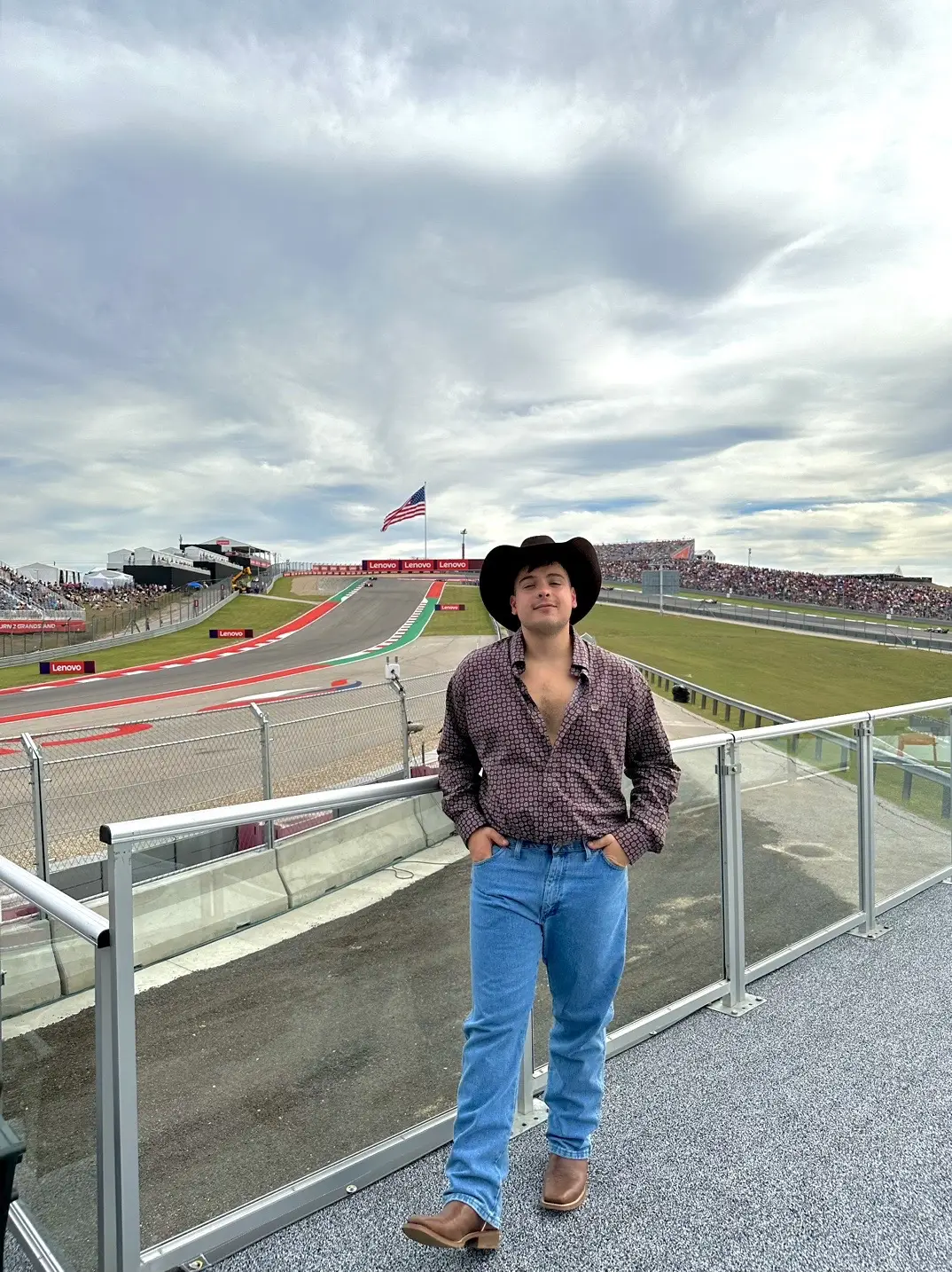 I love texas and F1 and Pizza Hut for sending me 🤠