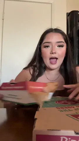 I was too into the food I forgot to rate it😅🥲 #fyp #trywithme #CinnamonNotKnots #mountainmikespizza #pizza @Mountain Mike’s 🍕 Official #foodtiktok 