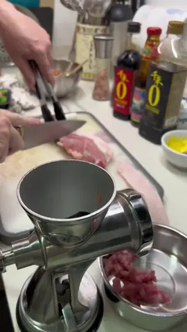 ##fyp #tiktokmalaysia #manualmeatgrinder #stainlesssteel #kitchenware #alatdapur #kitchen #meatgrinder 