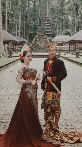 slamat ulang tahun pernikahan wanitaku, trima kasih telah mmbuat komitmen bersamaku, smoga kita menua bersama dngan bahagia❤️❤️❤️