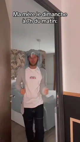 « T’es deja debout? Je tai pas reveillé au moins? » 😂