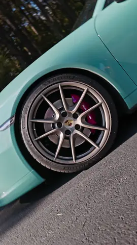 Rotate your phone 🤯 #fyp #porsche #videoediting #911gts #991gts 