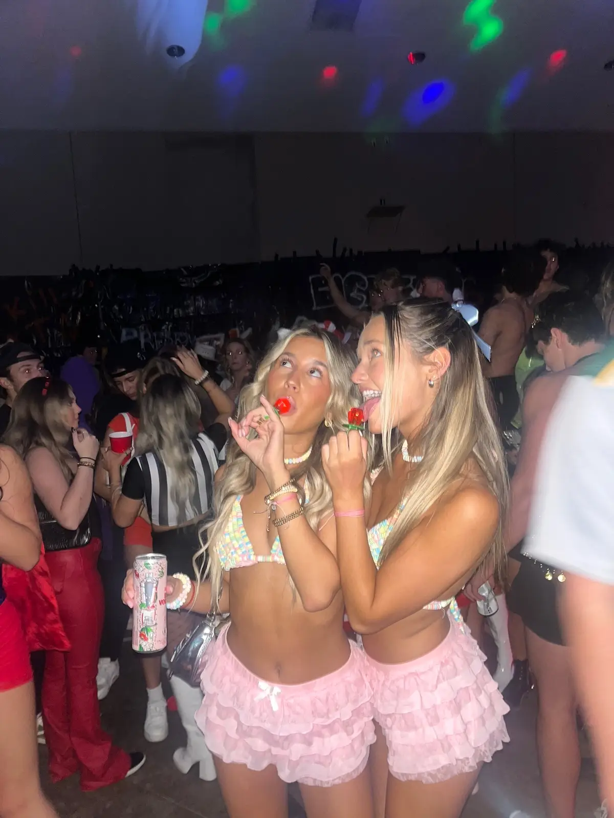 your sign to be a candy girl with your bff🍭