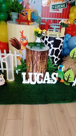 Decoración de la granjita , con granero 🌻, celebrando el cumpleaños de nuestro amiguito Lucas🎂🎊 #1año #happybirthday #lagranjadezenon #bartolito #fammydeco 