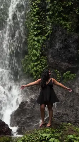 5 am chasing waterfalls in north bali 🌿 i would never get tired being Jane, waiting for my Tarzan<‘3  here’s three waterfalls that I visited;   🌱 tibumana waterfalls   🌱 banyumala twin waterfalls {close to banyu wana}  🌱 banyu wana amertha waterfalls  #junglelife #baliindonesia #solotravel #nature #tarzan #adventure #southeastasiatrip #fivemonths #waterfall #femaletraveler #millyventures #lch #chasingwaterfall 
