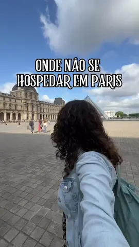 Marca o @ que precisa saber disso! Na hora de escolher uma hospedagem em Paris, eu evitaria a todo custo essas regiões! Vale ressaltar que Paris não é uma cidade insegura, roubos a mão armada não são comuns, mas furtos a mão leve sim! Por ser a cidade mais visitada do mundo o que não faltam são golpes de rua e batedores de carteira, mas se você souber que eles acontecem e se prevenir, dá tudo certo! Foi pensando nisso que escrevi um guia com tudo que queria que tivessem me falado antes de viajar pra Paris. Aprendi que a informação pode mudar por completo uma viagem, e é isso que trago no guia! Todo meu conhecimento sobre Paris em mais de 150 páginas de conteúdo. Se quiser conhecer mais dele, o link tá na minha bio! #dicasdeparis #viagemfrança #frança #brasileirosnafrança #dicasdeviagem #roteirodeviagem #brasileirosemparis #parisparabrasileiros #primeiraviagem #viageminternacional #guiadeparis #guiadeviagem 