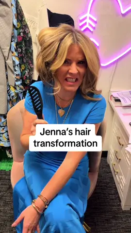 Seven looks, six commercial breaks, and one chop 💇‍♀️ to finish it all off: a @Chrisappleton1 special! We're still in awe at how quickly he was able to work between segments! Thank you for stopping by to transform @Jenna Bush Hager’s hair all morning long 💜 #HodaandJenna #hairtransformation #ChrisAppleton #haircut  