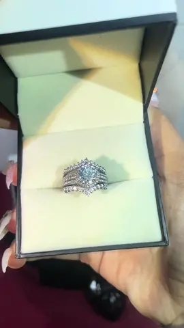 Grab the Luxury band set!#moissanite  #bestgift  #fypシ  #anniversarygift  #queenou  #foryoupageofficiall  #pretty  #pretty #foryoupageofficiall 