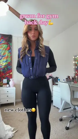 new cropped jacket im in love #fyp#foryou #OOTD#grwm #gym#outfit #OQQ @OQQfitness 