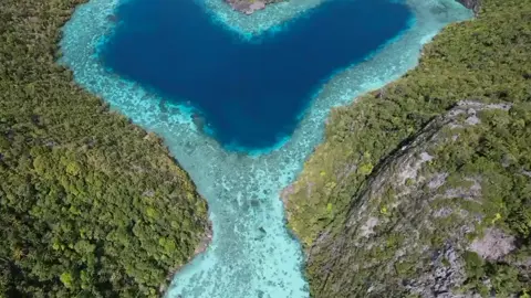 yakin ga mau ke sini?  (GEOSITE KARAWAPOP)  #alamindonesia #wonderfulindonesia #pesonapapua #pesonaindonesia 