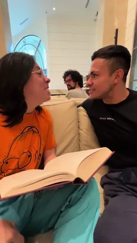 Se está poniendo como rara la lectura 😂