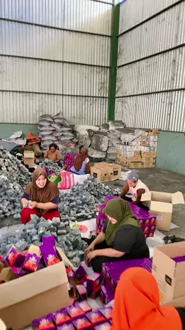 Next proses packing orderan Negara YAMAN 👌#yaman #timurtengah #briket #charcoal #karyawanpabrik 