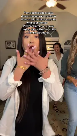 Anyone else do this? Haha  #primas #familia #baile #familiamexicana #mexicana #mexicantiktok #mexicanfamily #cousins #bigmexicanfamily #latina #dance #danceroutine 