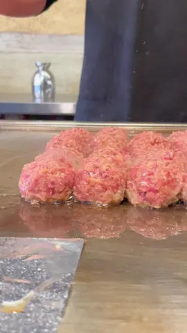 ハンバーグ食べ放題1,500円‼️ ※たまごは1人2個まで！ ※時間制限あり！ #福岡グルメ #ハンバーグ　#ハンバーグ食べ放題  📍福岡｜警固 店舗→鉄板本舗