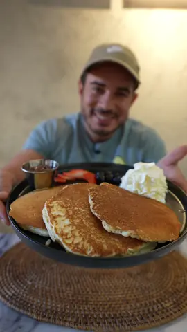 Nuevo local de Desayunos, Brunch y Café en Madrid 🥪☕️ Se llama Nolita y está en la Calle Conde Peñalver, a la altura del Metro Lista y muy cerca de Goya. En su propuesta bollería cotidiana, una completa variedad de platos salados como Tostadas, Brioches, Focaccias, etc para desayunar así como el Brunch y un surtido de platos dulces como Tortitas o una French Toast de Pan Brioche 🍞 Y si sois amantes del café puedes pedir tu café de especialidad con unas cuantas opciones que te cuento en el video. ¡Míralo de principio a fin! Visita en colaboración con @nolitacoffeebrunch  #brunch #brunchmadrid #cafemadrid #desayunosmadrid 