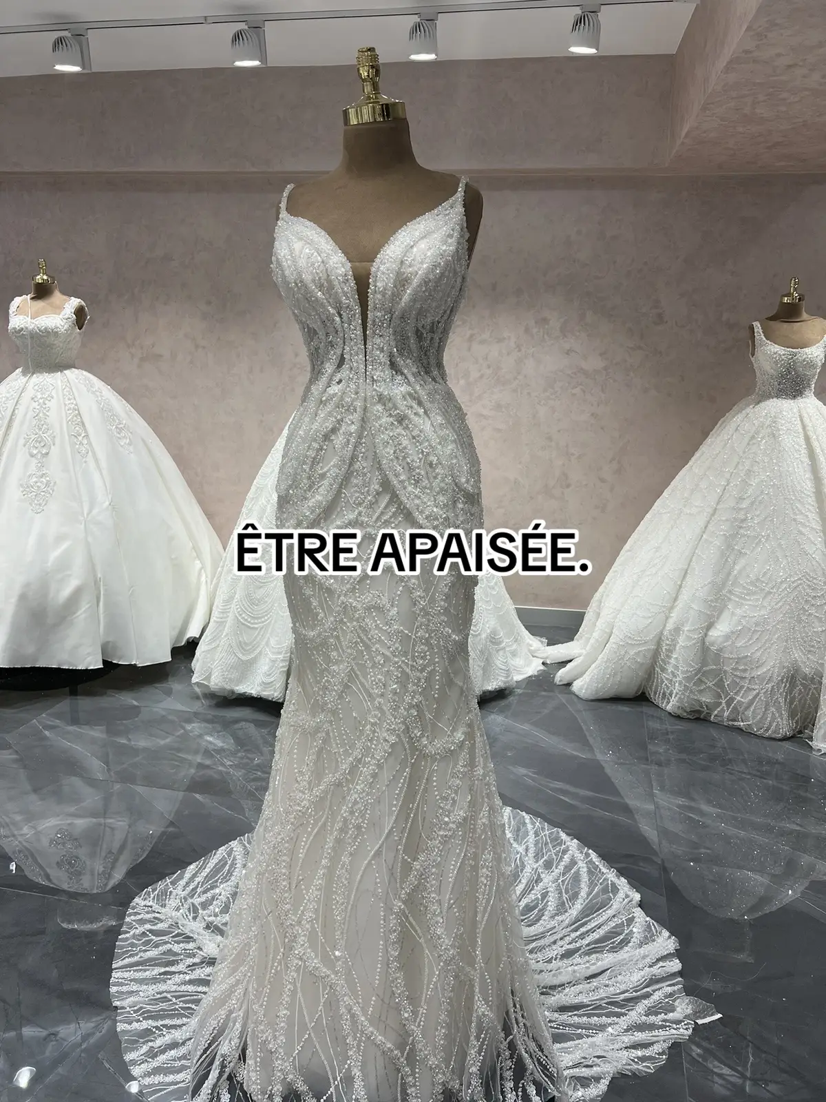 Bienvenue chez Umel Couture 💕  #fyp #trend #robedemariée #etreapaisé 