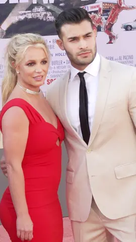 #BritneySpears heaps praise on her now-estranged husband, #SamAsghari, in her new memoir. More details in our bio.