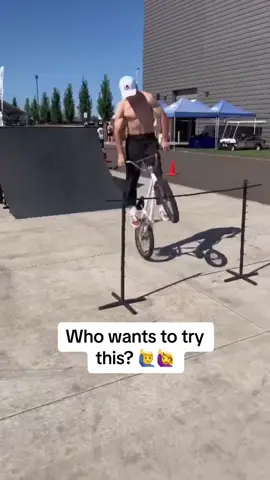 @JT⚔️ with the insane hops!!! 😮‍💨😮‍💨🔥 #sport #sports #sportstiktok #bike #bikelife #biker #bmx #bmxlife #cycling #epic #skill #jump #viral #xybca #disney #disney100 #mirabel 