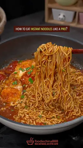 How to eat instant noodles like a pro? #Recipe #cooking #chinesefood #instantnoodles #ramen 