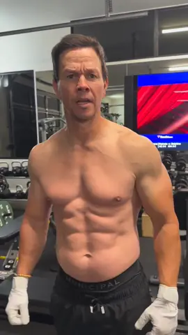 Mark Wahlberg & THE BOD!!! 🫠♥️😋 #fyp #foryoupage #foryou #markwahlberg #shirtlessmen #bodygoals #Fitness #municipal #omfg #yummyaf Marky's wearing @MUNICIPAL Sports Briefs in Black!!! 👈🏻