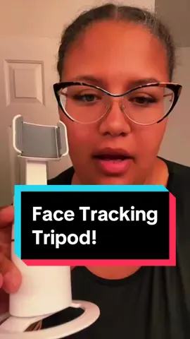 It is such a cool lil gadget and affordable!! Charge it up and its good for up to 3 hours!! No bluetooth or wifi needed!! #giftfromtiktok #tiktokshop #360 #facetrackingtripod 