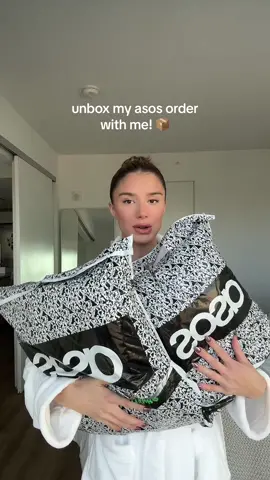 asos unboxing! 📦 totally forgot to show the plaid skirt :/ #asos #asosunboxing #unboxing #unboxinghaul 
