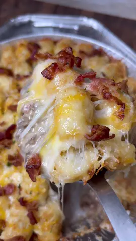 Bacon Cheeseburger Tater Tot Casserole!! Inspired by: @Hint of Soul #Foodie #mealsbydesha #foodtiktok #fypage #EasyRecipe #DinnerIdeas #food 