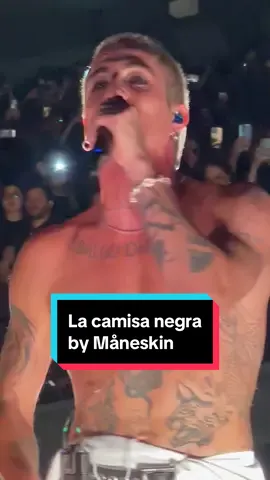 ‘La Camisa Negra’ de @JUANES en la voz de Damiano…. El viejo ya es colombiano! #maneskin #maneskincolombia #damianodavid #juanes 