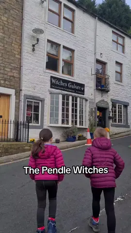 Spooky season is here!🧙‍♀️🧡👻 This walk is a must over half term or the Halloween weekend! We enjoyed visiting Newchurch, Barley, Roughlee and Pendle, learning more about the 1612 witch trials. You can make this witches walk as long or short, easy or challenging as you wish. It can take in the Pendle sculpture trail if you want a more gentle route, or the summit of Pendle Hill if you want something more taxing. Have you visited Lancashire's witch country yet?  #lancashire #pendlehill #lancashirewalks #pendlewitches #witches #witchcraft #witchtrials #fyp #mosthaunted #scarystories #hauntedplaces 